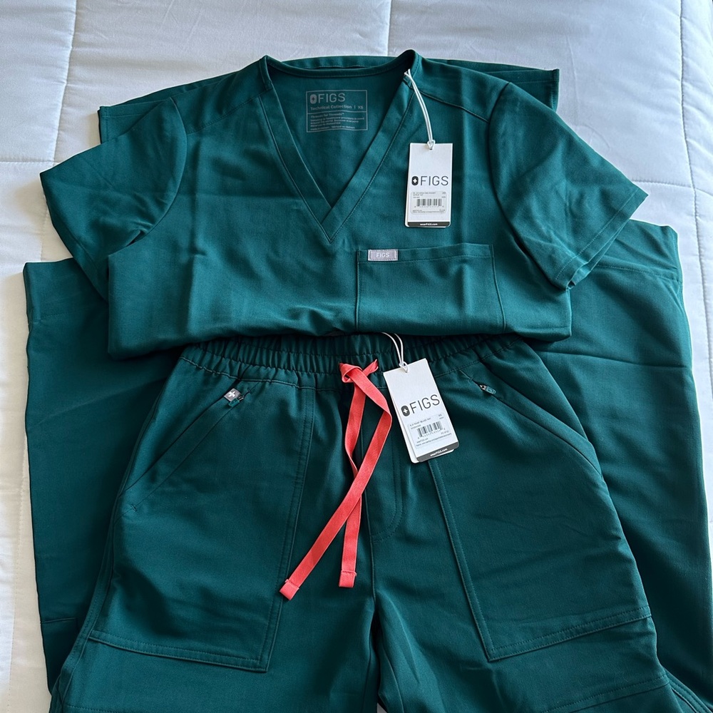 FIGS Forest Green Scrub Set